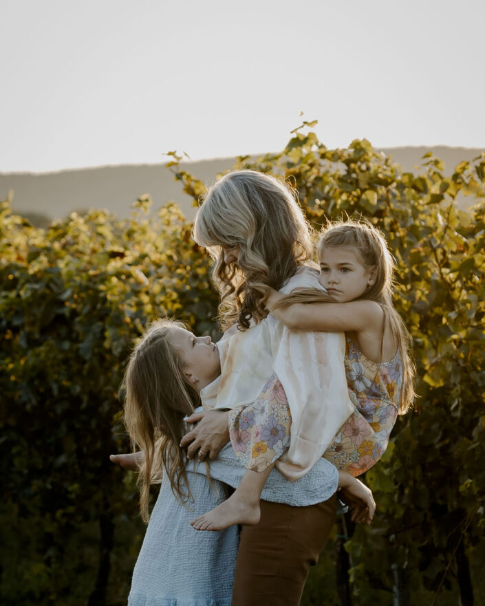 Viki, Lili, Betti